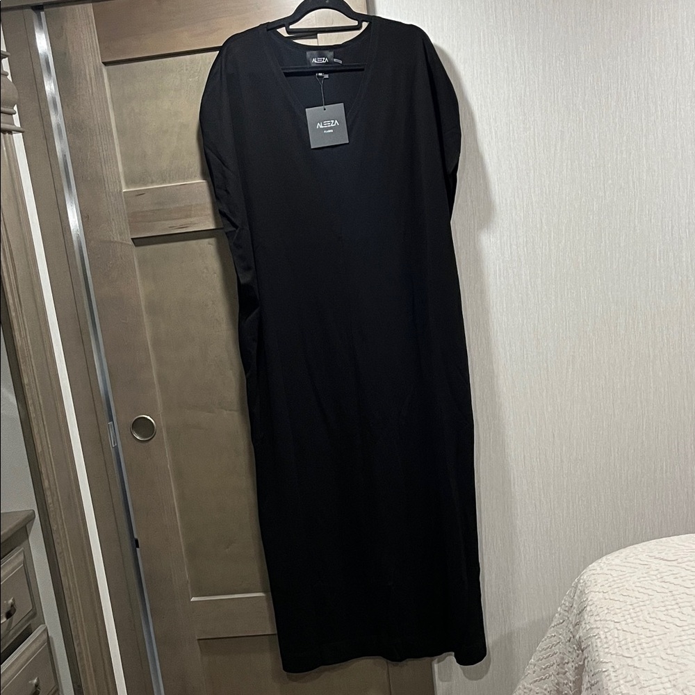 Alesa Black Maxi Dress